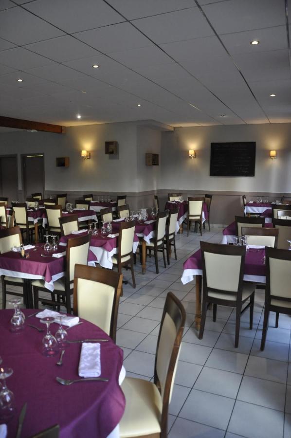 Henri 4 Hotel Rostrenen Eksteriør billede