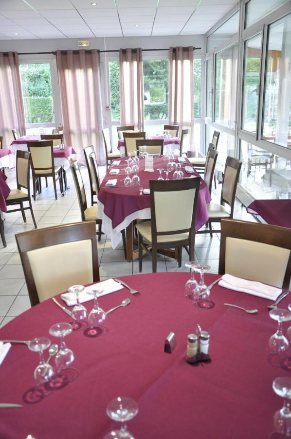 Henri 4 Hotel Rostrenen Eksteriør billede