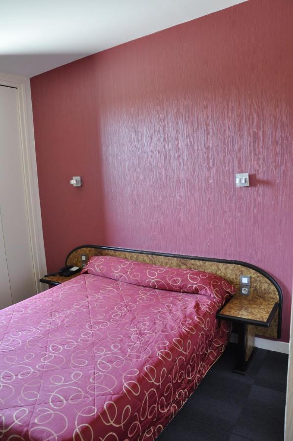 Henri 4 Hotel Rostrenen Eksteriør billede